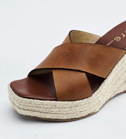 Loreta Camel