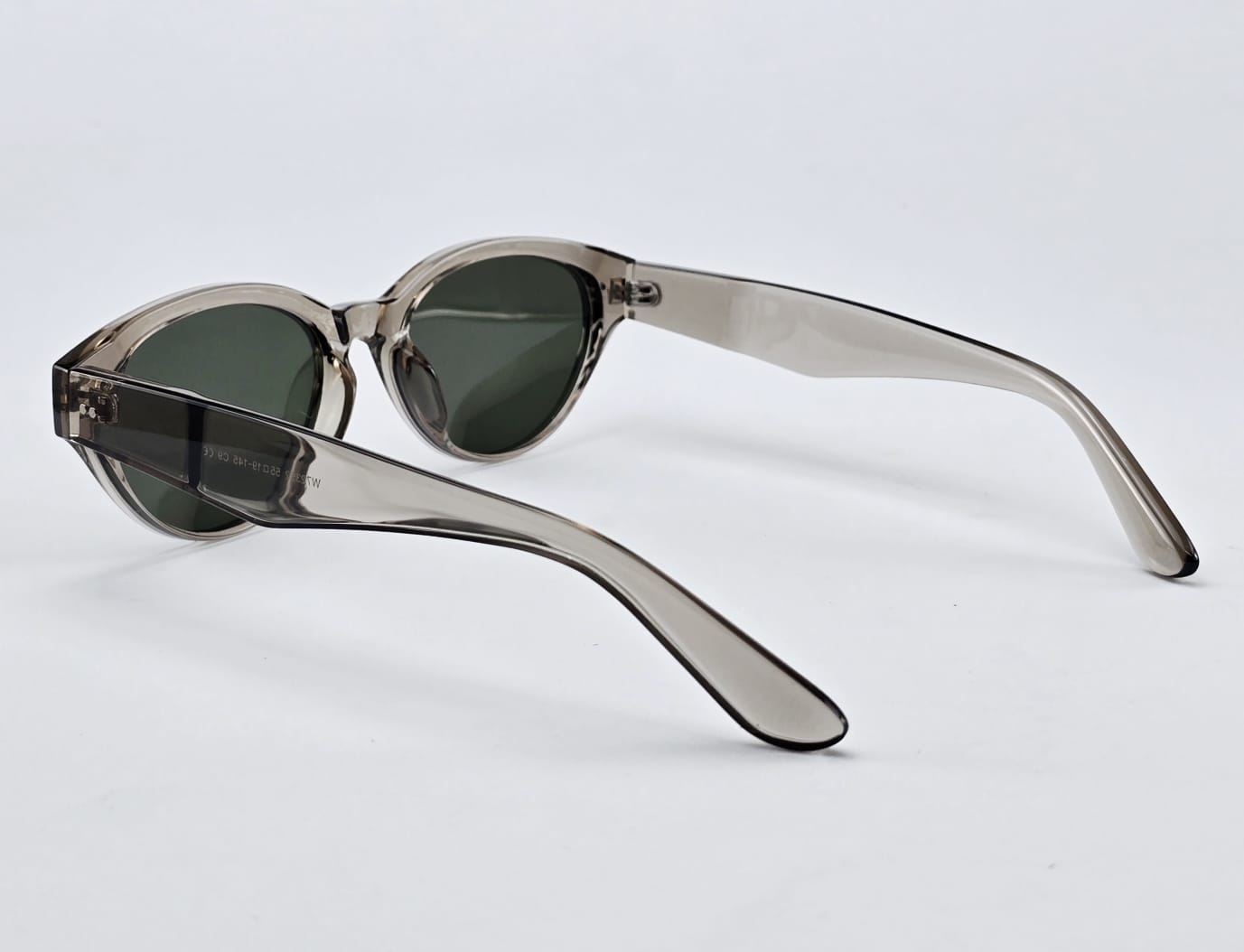Lentes de Sol Estilo Ojo de Gato Cristal Translúcido/Lente Verde
